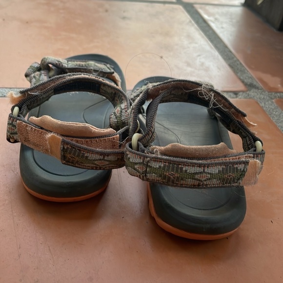 Teva Hurricane XLT2 Sandals, Peach - 11 - Picture 5 of 5